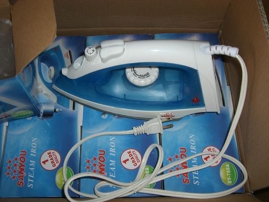 220V stroomvoorziening Elektrisch ijzer met 100 ml watervatcapaciteit